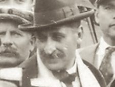 Σ10: Σαν καπετάνιος κάθεται η μάνα στο τιμόνι … Σ10: Σαν καπετάνιος κάθεται η μάνα στο τιμόνι …